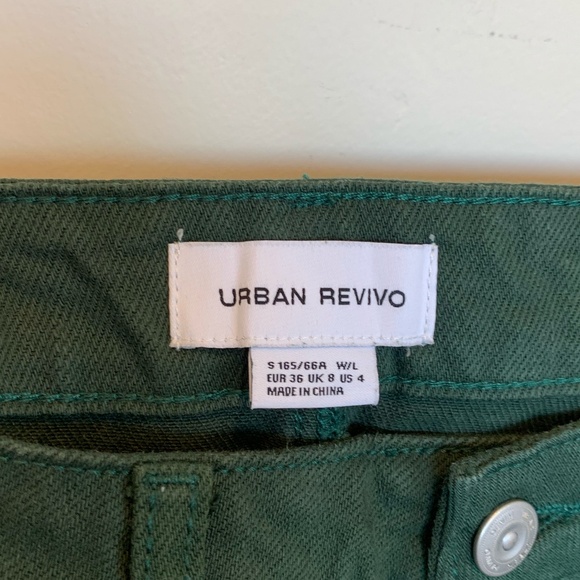 Urban Revivo midi cord skirt in green - Picture 6 of 6